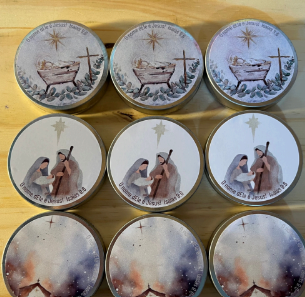 Kit Vela Natalina Luz do Mundo - Latinha Decorada Histórias da Bíblia