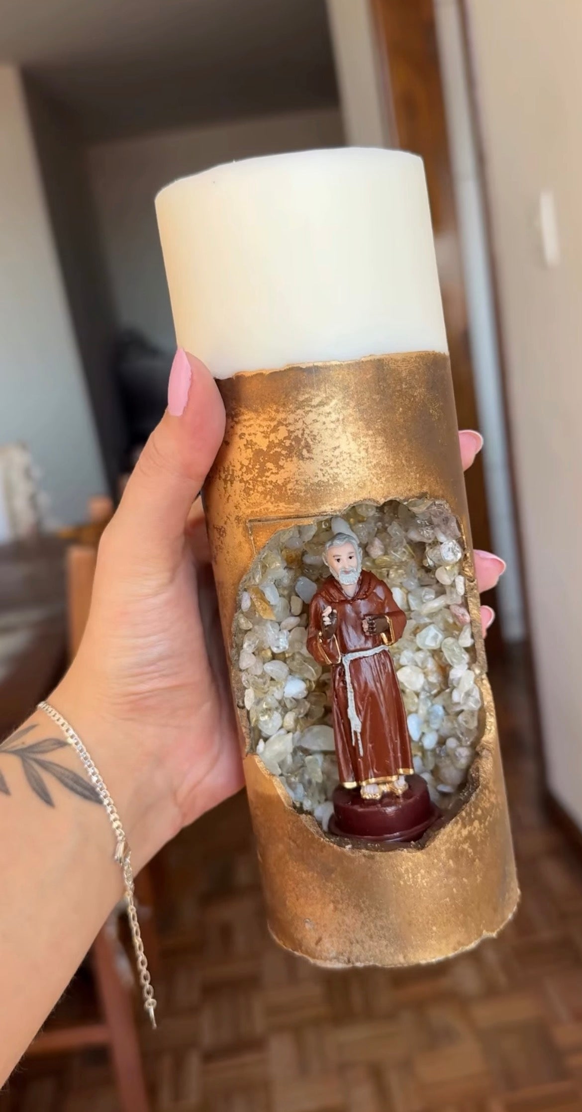 Artesanal Santo Antônio - Gruta de Cristais Naturais e Ouro